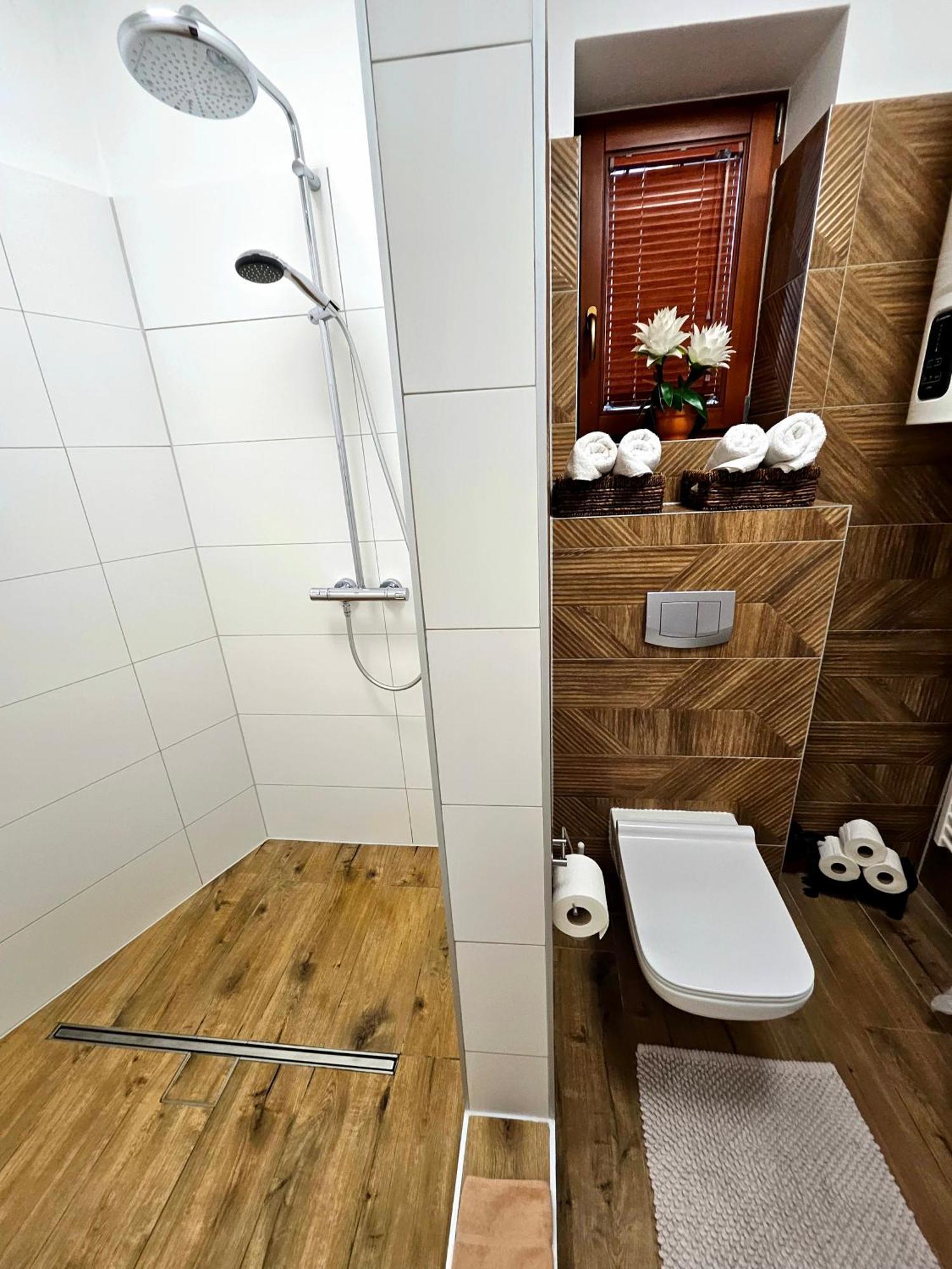 Apartament Z Widokiem Na Gory - Split Ac, Private Terrace, Private Parking Koscielisko Bagian luar foto